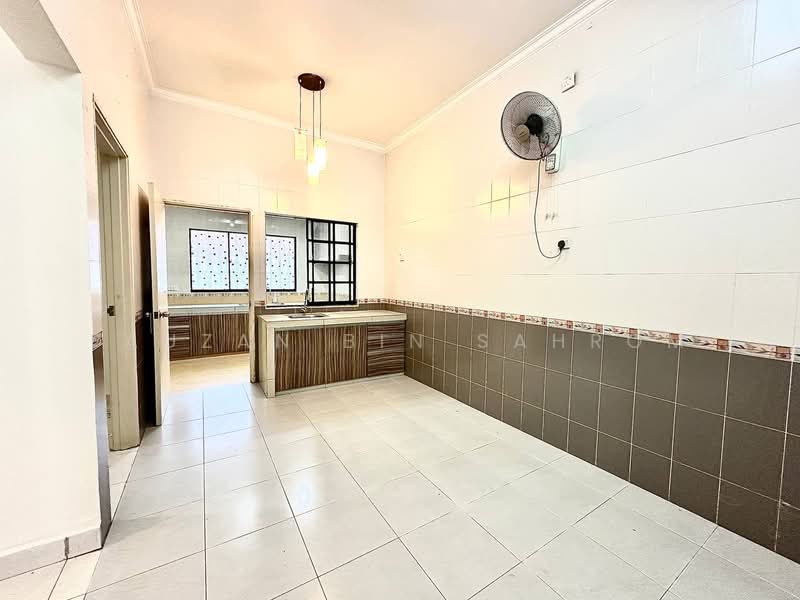 Rumah Teres 2 Tingkat untuk Dijual di Bandar Tun Hussein Onn (Cheras) - Fauzan bin Sahrom - Kitchen - PropertyGuru.com.my