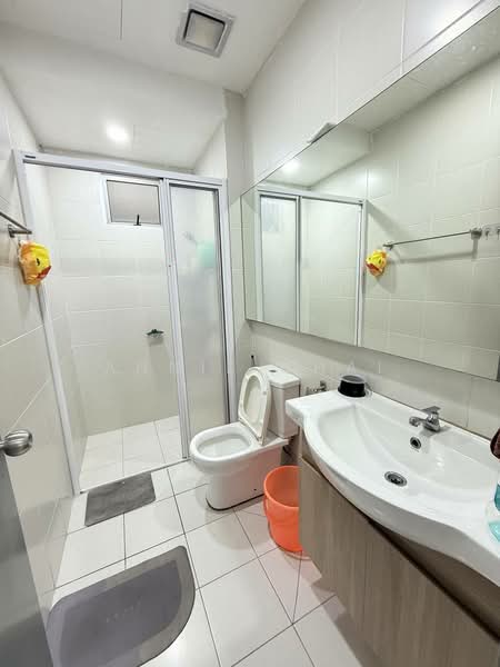 Service Residence for Sale at Meridin Bayvue Serviced Apartment - Annie Chai - Bathroom - PropertyGuru.com.my