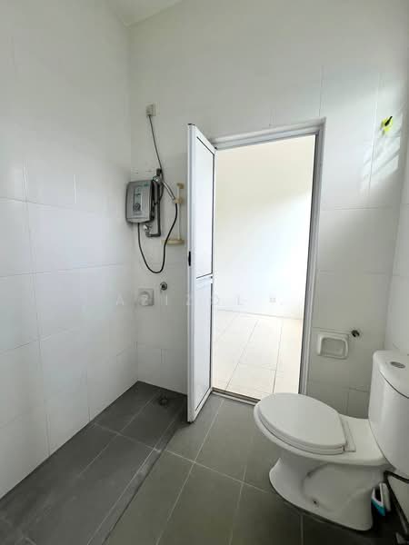 Rumah Teres 2 Tingkat untuk Dijual di Kajang (Selangor) - Azizol . - Bathroom - PropertyGuru.com.my