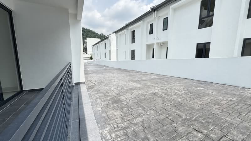 3-storey Terraced House for Sale in Damansara Perdana (Selangor) - Amelie Tan - Exterior - PropertyGuru.com.my