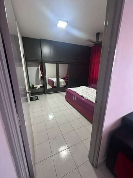 Apartment for Rent at Molek Ria - Alex How - Bedroom - PropertyGuru.com.my