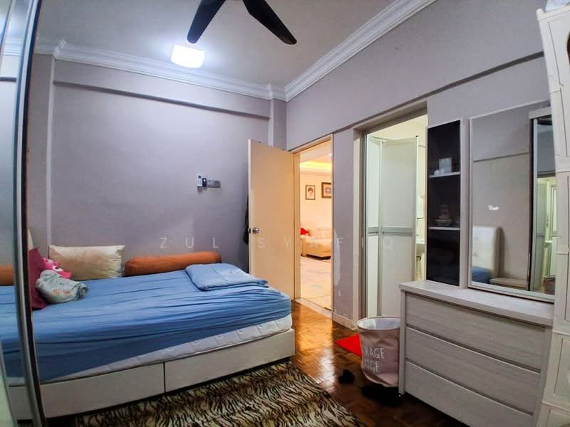Condominium for Sale at Villaria - Zul Syafiq - Bedroom - PropertyGuru.com.my