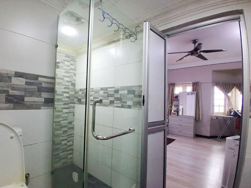 Condominium for Sale at Villaria - Zul Syafiq - Bathroom - PropertyGuru.com.my