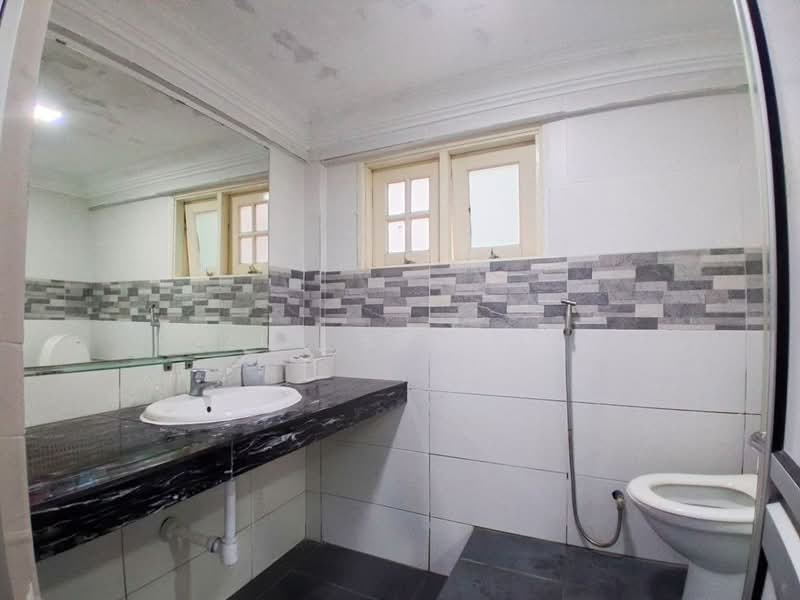 Condominium for Sale at Villaria - Zul Syafiq - Bathroom - PropertyGuru.com.my