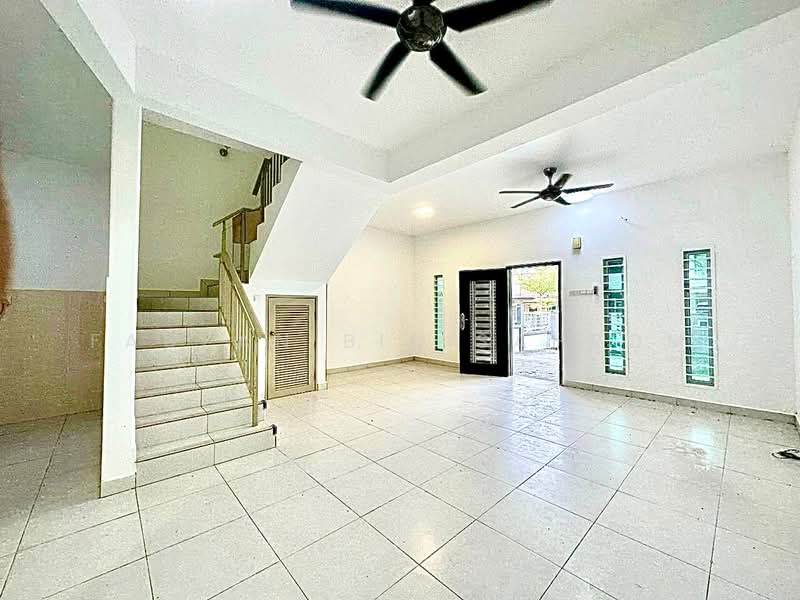 Rumah Teres 2 Tingkat untuk Dijual di Semenyih (Selangor) - Fauzan bin Sahrom - Living Room - PropertyGuru.com.my