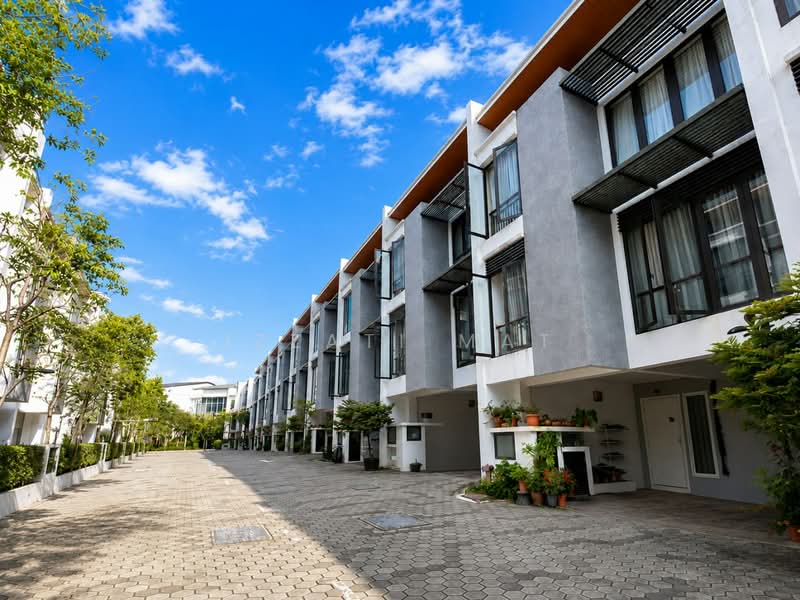 3-storey Terraced House for Sale in Cyberjaya (Selangor) - Izzati Mat - Exterior - PropertyGuru.com.my