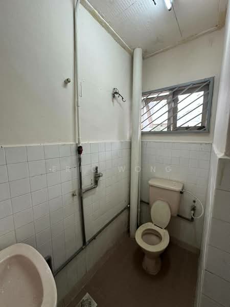 2-storey Terraced House for Rent in Taman Desa Cemerlang (Ulu Tiram) - Eric Wong - Bathroom - PropertyGuru.com.my