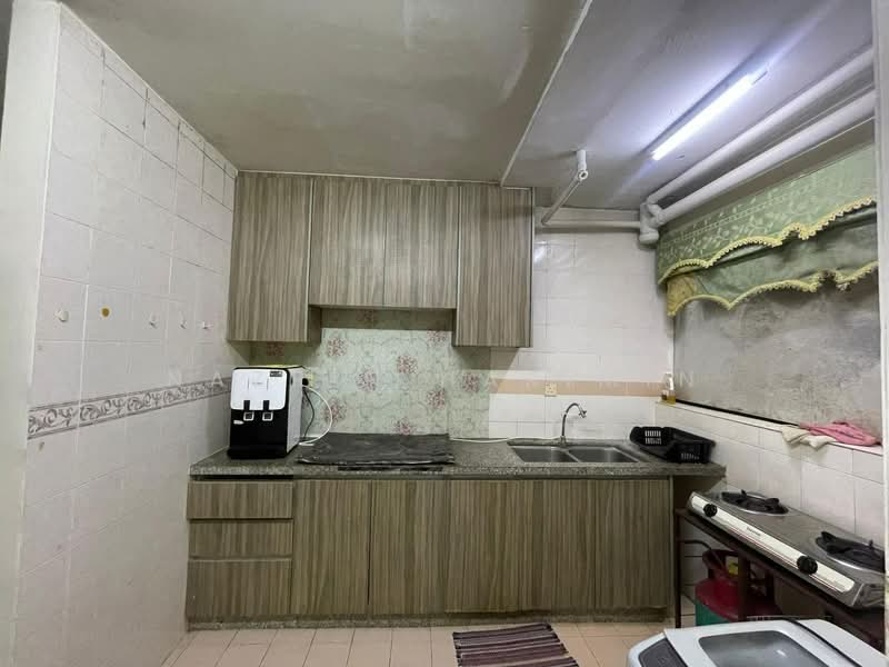 Apartment for Sale at Flora Damansara Apartment - Nazrin Hakimin - Kitchen - PropertyGuru.com.my