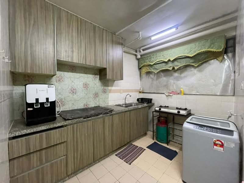 Apartment for Sale at Flora Damansara Apartment - Nazrin Hakimin - Kitchen - PropertyGuru.com.my