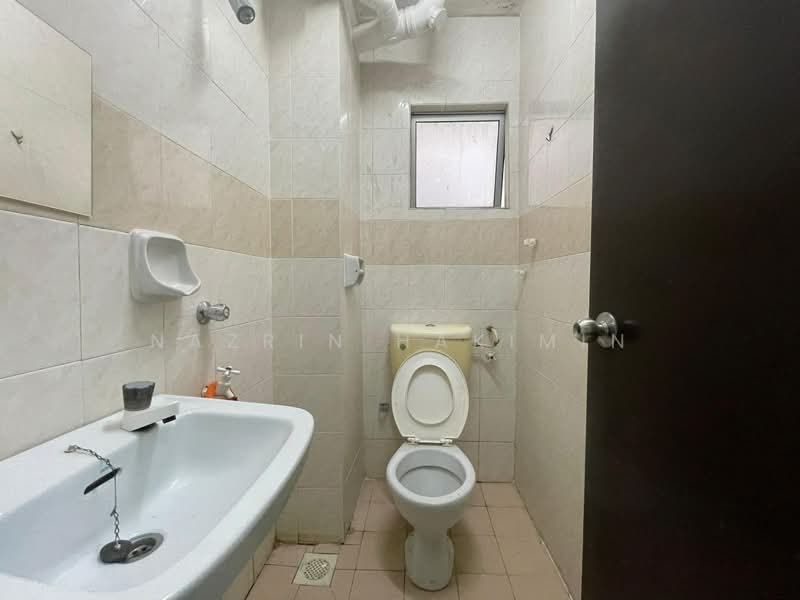 Apartment for Sale at Flora Damansara Apartment - Nazrin Hakimin - Bathroom - PropertyGuru.com.my