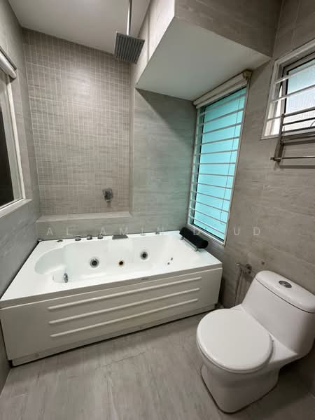 Rumah Teres untuk Disewa di Sutera Damansara (Damansara Damai) - Al Amin Daud - Bathroom - PropertyGuru.com.my