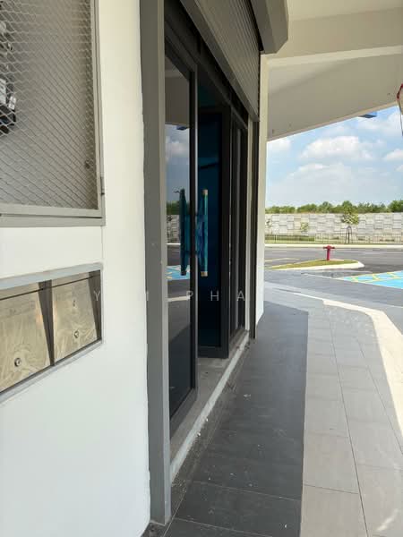 Kedai / Pejabat untuk Disewa di Seksyen 35 (Shah Alam) - Y M Phang - Exterior - PropertyGuru.com.my