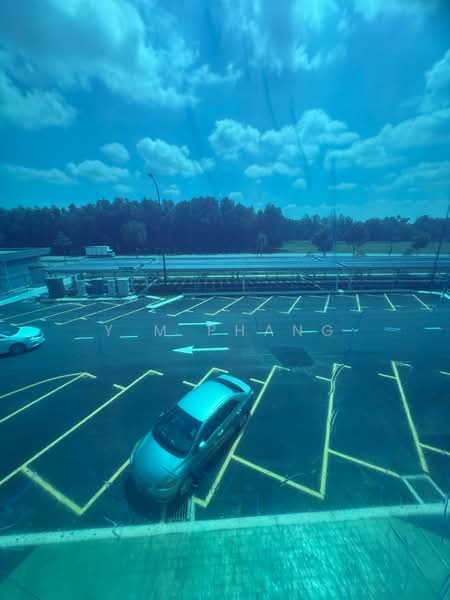 Kedai / Pejabat untuk Disewa di Seksyen 35 (Shah Alam) - Y M Phang - Car Park - PropertyGuru.com.my