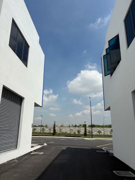 Kedai / Pejabat untuk Disewa di Seksyen 35 (Shah Alam) - Y M Phang - Exterior - PropertyGuru.com.my