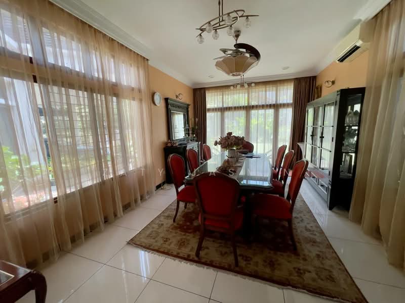 Rumah Banglo untuk Dijual di Bukit Jelutong (Shah Alam) - Zaty Jasmin - Dining Room - PropertyGuru.com.my