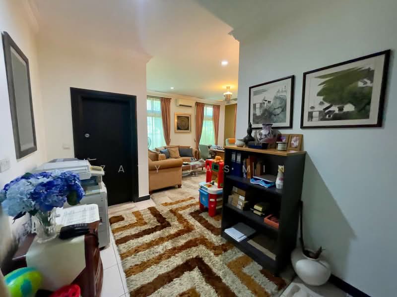 Rumah Banglo untuk Dijual di Bukit Jelutong (Shah Alam) - Zaty Jasmin - Living Room - PropertyGuru.com.my