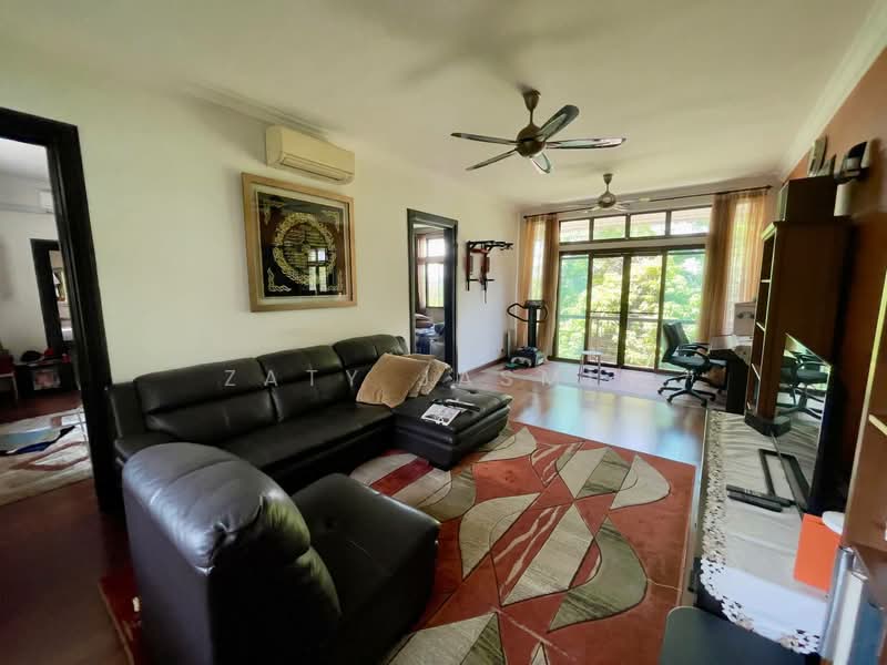 Rumah Banglo untuk Dijual di Bukit Jelutong (Shah Alam) - Zaty Jasmin - Living Room - PropertyGuru.com.my