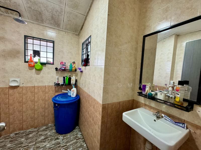 Rumah Teres 2 Tingkat untuk Dijual di Bukit Jelutong (Shah Alam) - Hazeman Omar - Bathroom - PropertyGuru.com.my