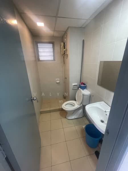 Servis Apartment untuk Disewa di Main Place Residence - Valyn Ho - Bathroom - PropertyGuru.com.my