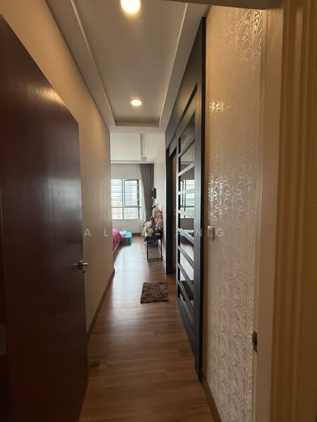 Kondominium untuk Dijual di KM1 West - Alex Ang - Corridor - PropertyGuru.com.my