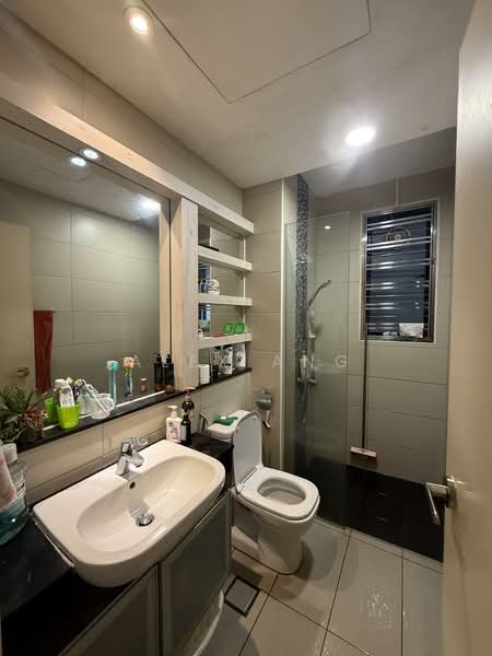 Kondominium untuk Dijual di KM1 West - Alex Ang - Bathroom - PropertyGuru.com.my