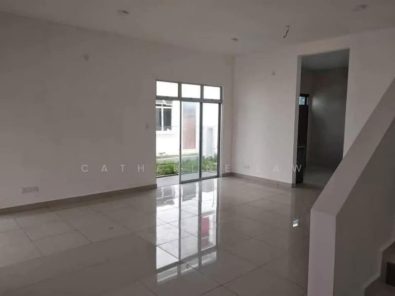 Cluster House for Sale in Nusantara Prima (Gelang Patah) - Catherine Law - Living Room - PropertyGuru.com.my