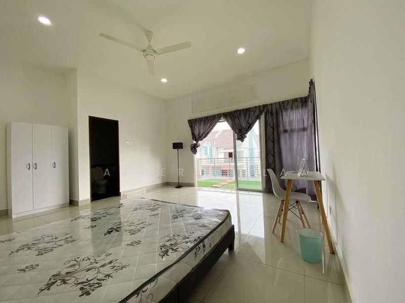 Cluster House for Sale in Nusantara Prima (Gelang Patah) - Catherine Law - Bedroom - PropertyGuru.com.my