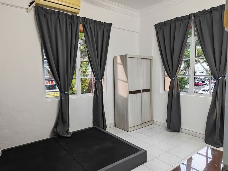 Flat for Rent at Taman Lip Sin Block 7 - Jovin Pang - Bedroom - PropertyGuru.com.my