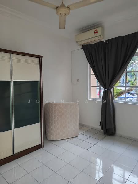 Flat for Rent at Taman Lip Sin Block 7 - Jovin Pang - Bedroom - PropertyGuru.com.my