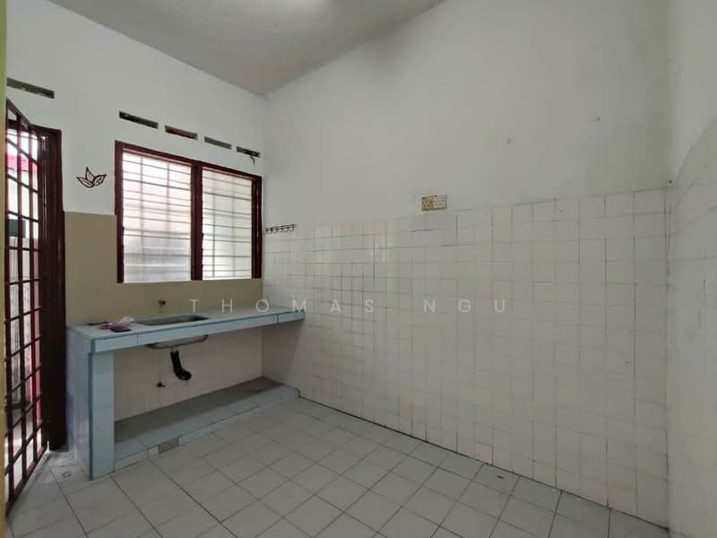 Rumah Teres 2 Tingkat untuk Dijual di Taman Puchong Intan (Puchong) - Thomas Ngu - Kitchen - PropertyGuru.com.my