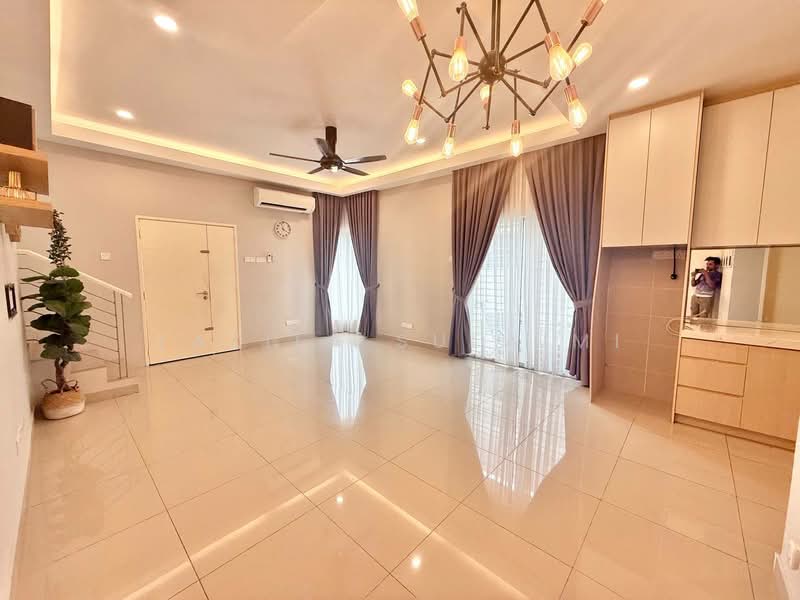 Semi-Detached House for Sale in Taman Desiran Bayu (Puchong) - Yazila Sulaimi - Living Room - PropertyGuru.com.my