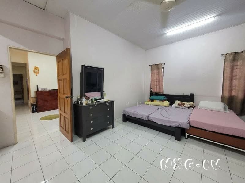 Semi-Detached House for Sale in Taman Mesra (Klang) - Ivy Por - Bedroom - PropertyGuru.com.my