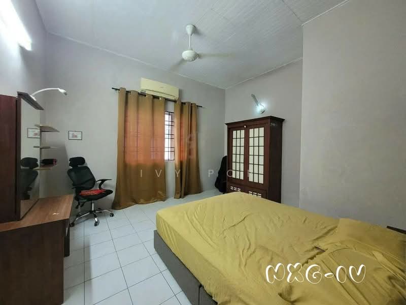 Semi-Detached House for Sale in Taman Mesra (Klang) - Ivy Por - Bedroom - PropertyGuru.com.my