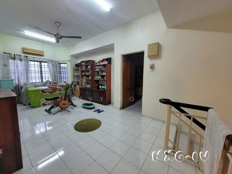 Semi-Detached House for Sale in Taman Mesra (Klang) - Ivy Por - Living Room - PropertyGuru.com.my