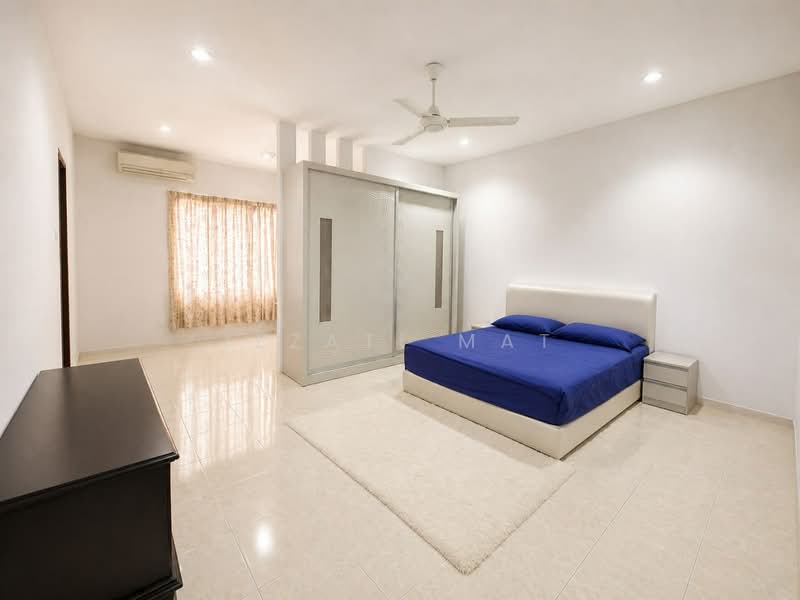 Semi-Detached House for Sale in Bandar Nusaputra (Puchong) - Izzati Mat - Bedroom - PropertyGuru.com.my