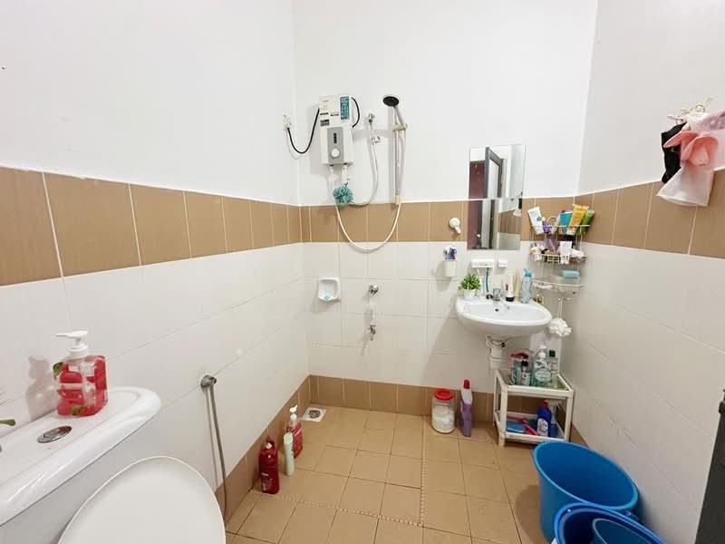 1-storey Terraced House for Sale in Taman Bukit Tiram (Ulu Tiram) - Jordan Kau - Bathroom - PropertyGuru.com.my