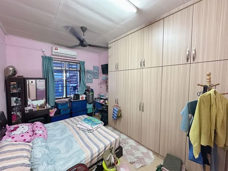 1-storey Terraced House for Sale in Taman Bukit Tiram (Ulu Tiram) - Jordan Kau - Bedroom - PropertyGuru.com.my