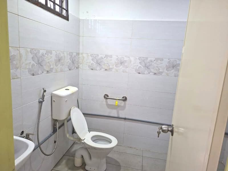 Rumah Teres 2 Tingkat untuk Dijual di Bandar Seri Alam (Masai) - Kino Jaw - Bathroom - PropertyGuru.com.my
