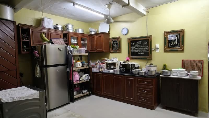2-storey Terraced House for Sale in Cheras (Selangor) - Janice Gan - Dry Kitchen with SolidWood Cabinet Set 1 - PropertyGuru.com.my