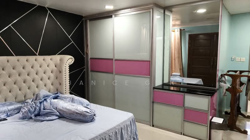 2-storey Terraced House for Sale in Cheras (Selangor) - Janice Gan - Master Room with Wardrobe and Dresser - PropertyGuru.com.my