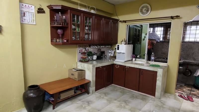 2-storey Terraced House for Sale in Cheras (Selangor) - Janice Gan - Dry Kitchen with SolidWood Cabinet Set 2 - PropertyGuru.com.my