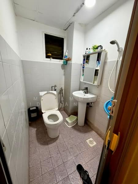 Apartment for Sale at Sri Damansara Court - Muhammad Ridhwan Mohd Huzairi - Bathroom - PropertyGuru.com.my