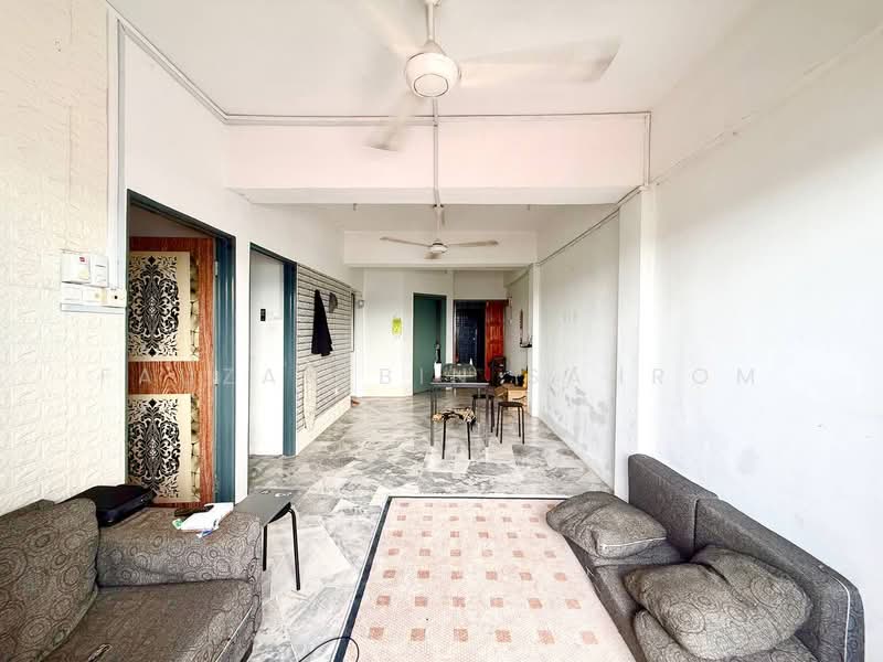 Apartment for Sale at Taman Bukit Mutiara - Fauzan bin Sahrom - Living Room - PropertyGuru.com.my