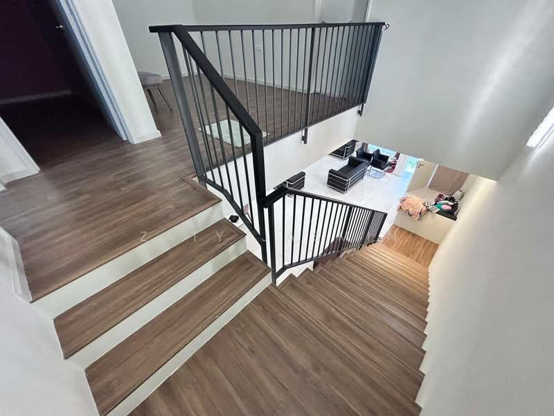 Rumah Teres 2 Tingkat untuk Dijual di U12, Taman Cahaya Alam (Shah Alam) - Zaty Jasmin - Living Room - PropertyGuru.com.my