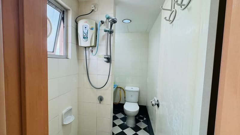 Service Residence for Sale at The Embassy (Bangunan Duta Impian) - Steven Ee - Bathroom - PropertyGuru.com.my