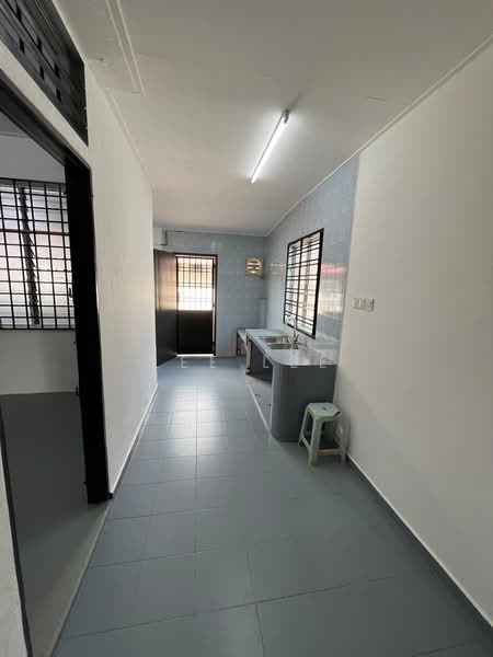 Rumah Teres 1 Tingkat untuk Dijual di Pekan Nanas (Johor) - Lee Lee - Kitchen - PropertyGuru.com.my