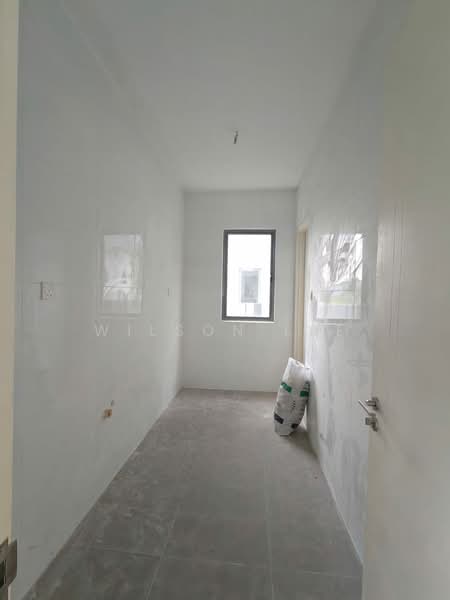 Rumah Berkembar untuk Dijual di Shah Alam (Selangor) - Wilson Lee - Corridor - PropertyGuru.com.my