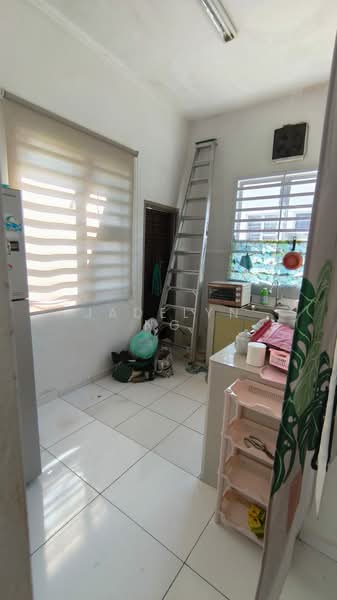 1-storey Terraced House for Sale in Bandar Putra (Kulai) - Jadelyn Ng - Kitchen - PropertyGuru.com.my