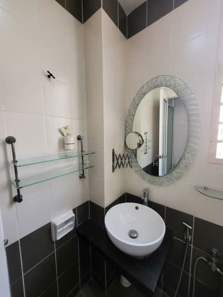 Rumah Teres 4 Tingkat untuk Dijual di Petaling Jaya (Selangor) - KAT NEOH - Bathroom - PropertyGuru.com.my