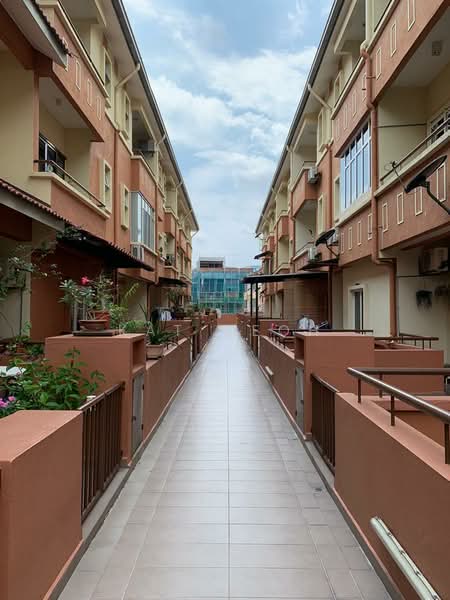 Rumah Teres 4 Tingkat untuk Dijual di Petaling Jaya (Selangor) - KAT NEOH - Exterior - PropertyGuru.com.my
